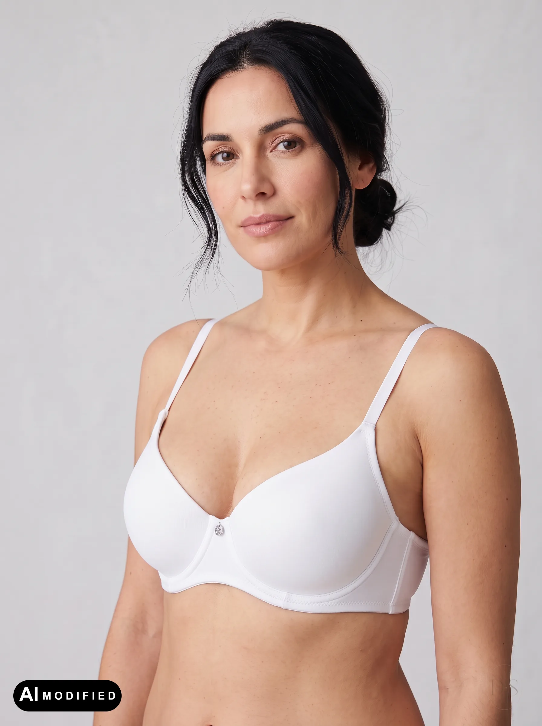 Sujetador Ysabel Mora 10022B, color blanco (imagen de producto con modelo generada por IA)